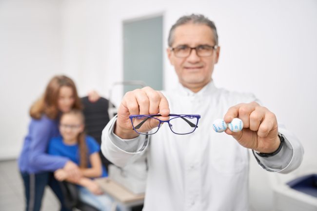 optician job description