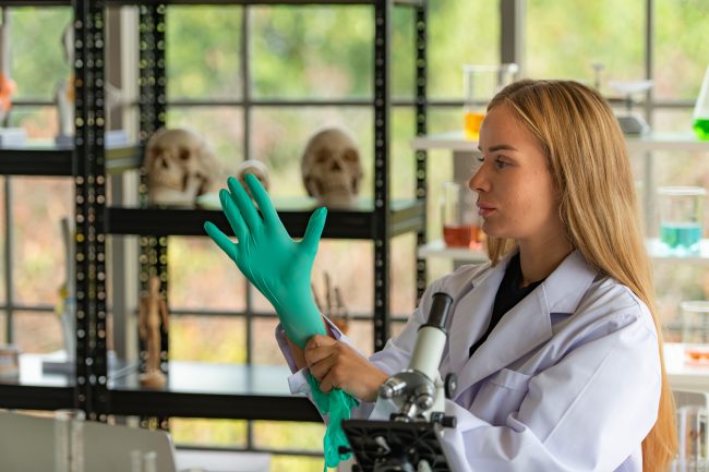 forensic scientist job description